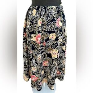 Binder Sportswear Boston size 16 maxi skirt with paisley‎ pattern and belt loops